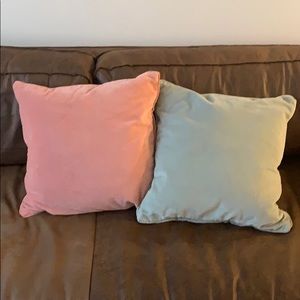 Sezane Pillows